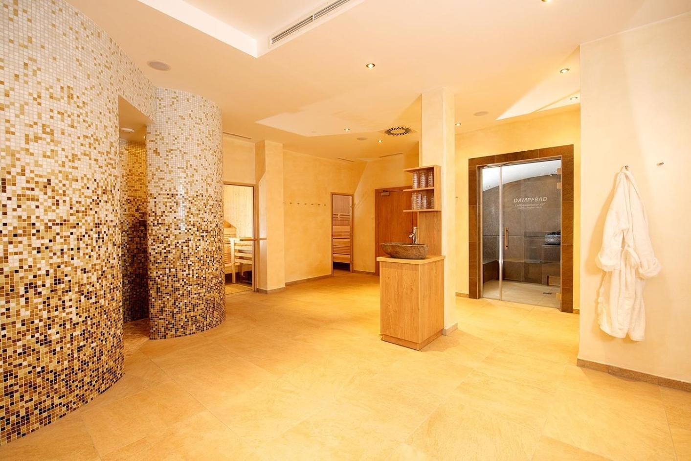 Hotel Alpina Saalbach-Hinterglemm Bagian luar foto