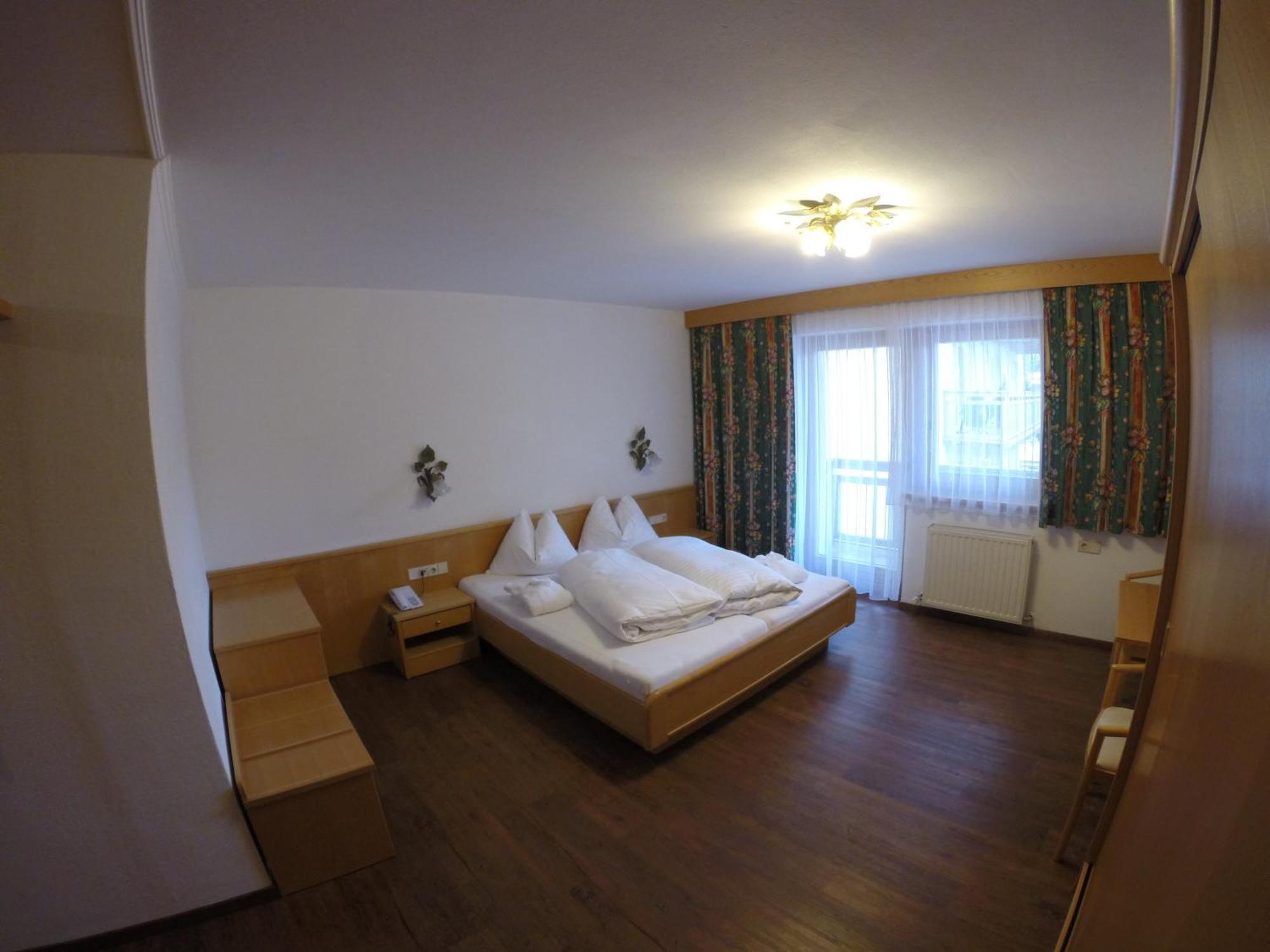 Hotel Alpina Saalbach-Hinterglemm Ruang foto
